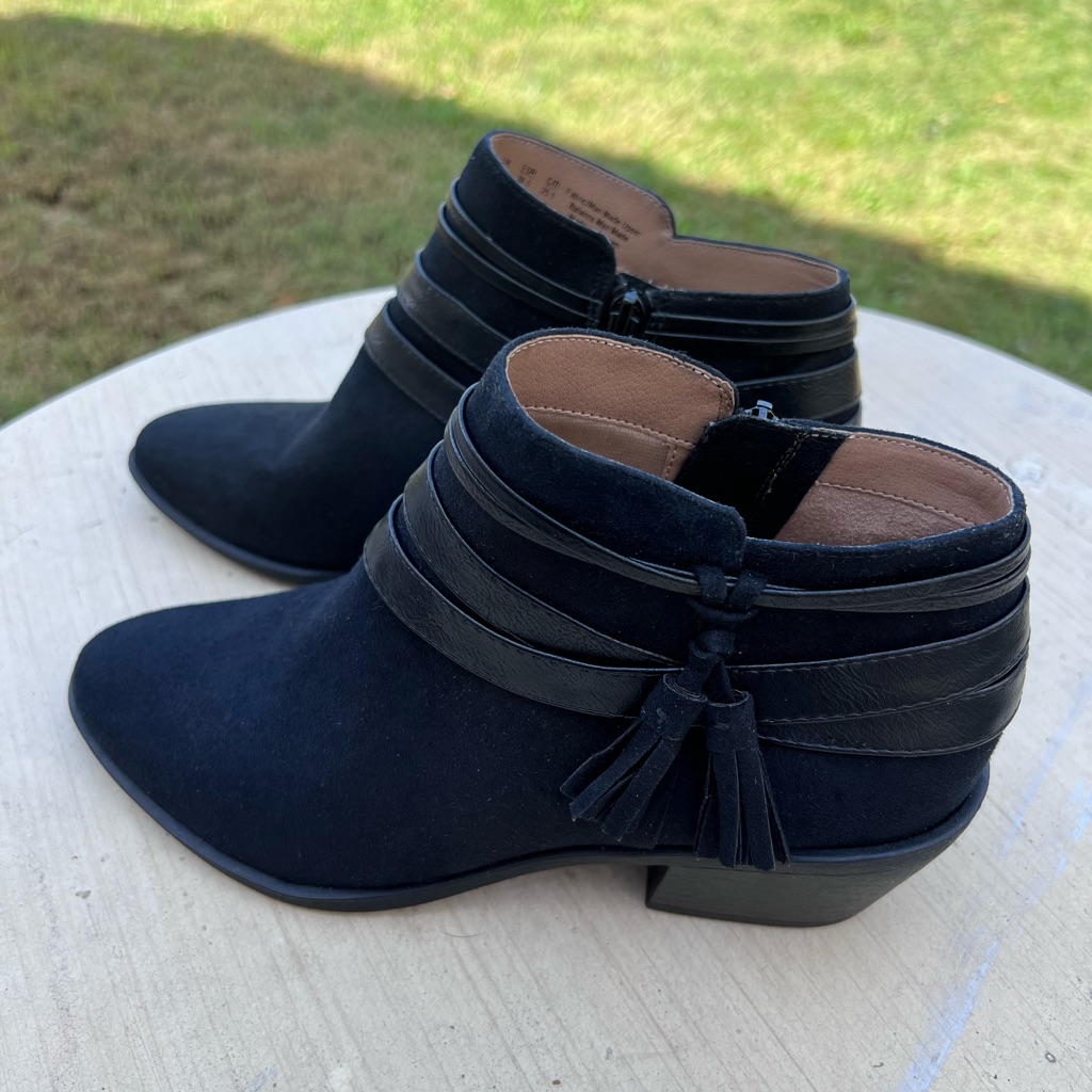 Life Stride Ankle Booties Brand New 85